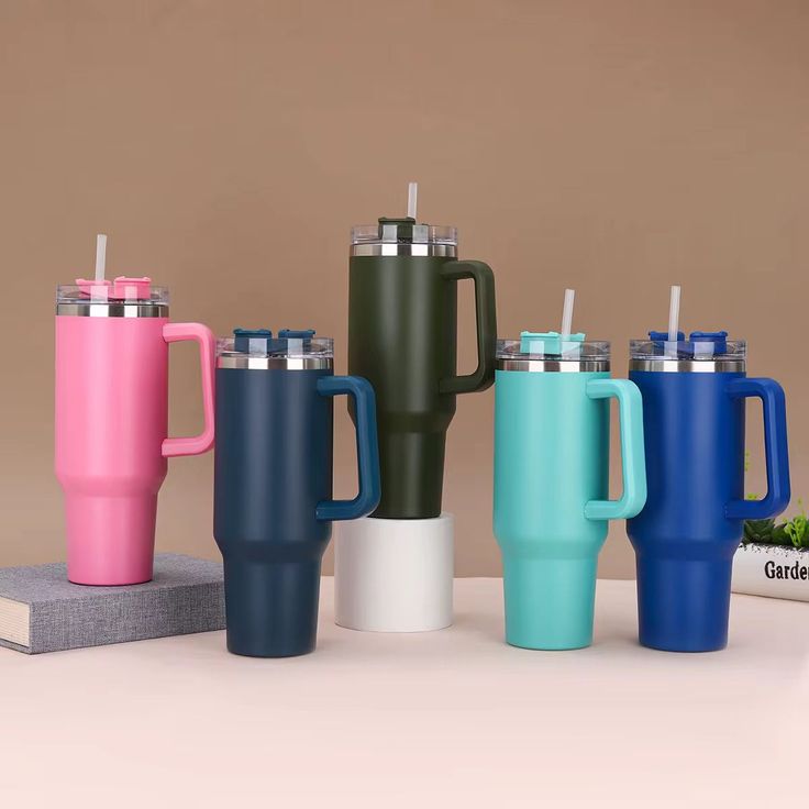 Premium 40oz Stainless Steel Tumbler – Insulated Hot & Cold Travel Cup with Ergonomic Handle, Random Color