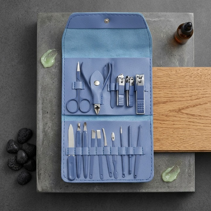 16-Piece Manicure & Pedicure Kit – Professional Stainless Steel Nail Clipper & Grooming Set with Travel Case
